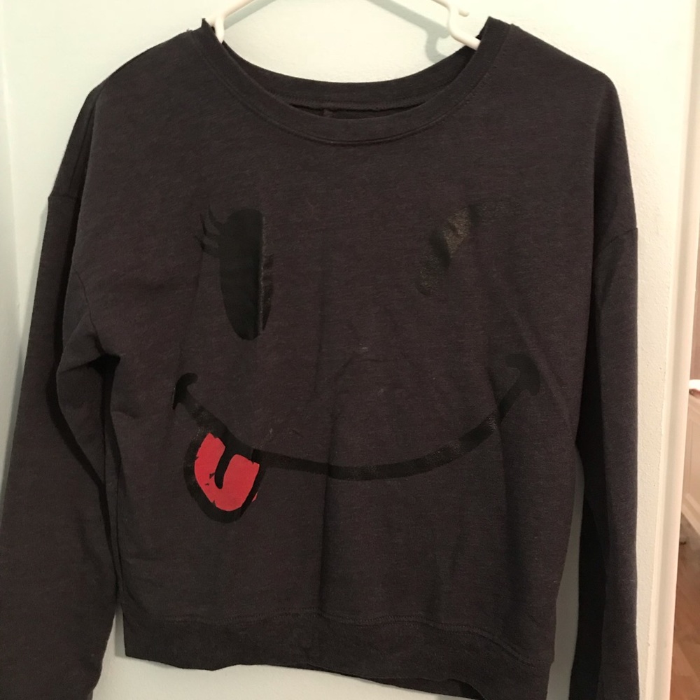 Long sleeve cropped sweatshirt